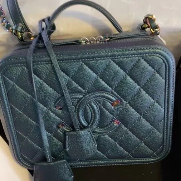 Iridescent Caviar Quilted Medium CC Filigree Vanity Case Dark Turquoise - Picture 12 of 15